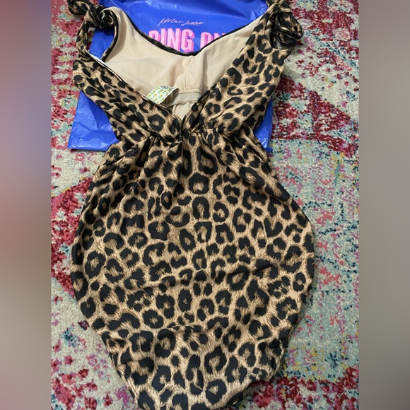 Kortni Jeane one-piece - Picture 2 of 3